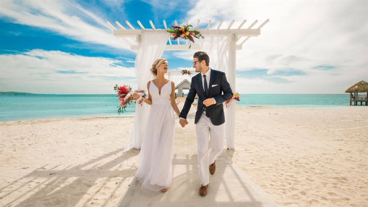 Plan Your Dream Seychelles Wedding with Our Unforgettable Packages