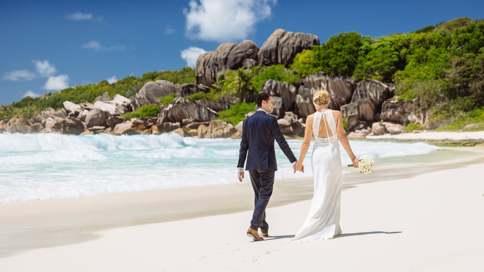 Dreaming of Love: Seychelles Romantic Beach Wedding